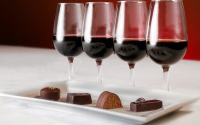 MARIDAR VINO CON CHOCOLATE